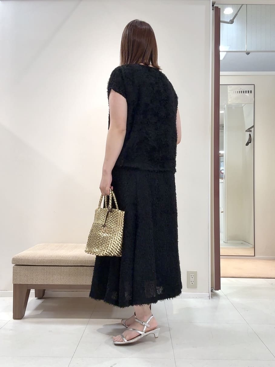 YUIさんの「UNTITLED｜【セットアップ可/洗える】フェザーフレンチスリーブブラウス」を使ったコーディネート