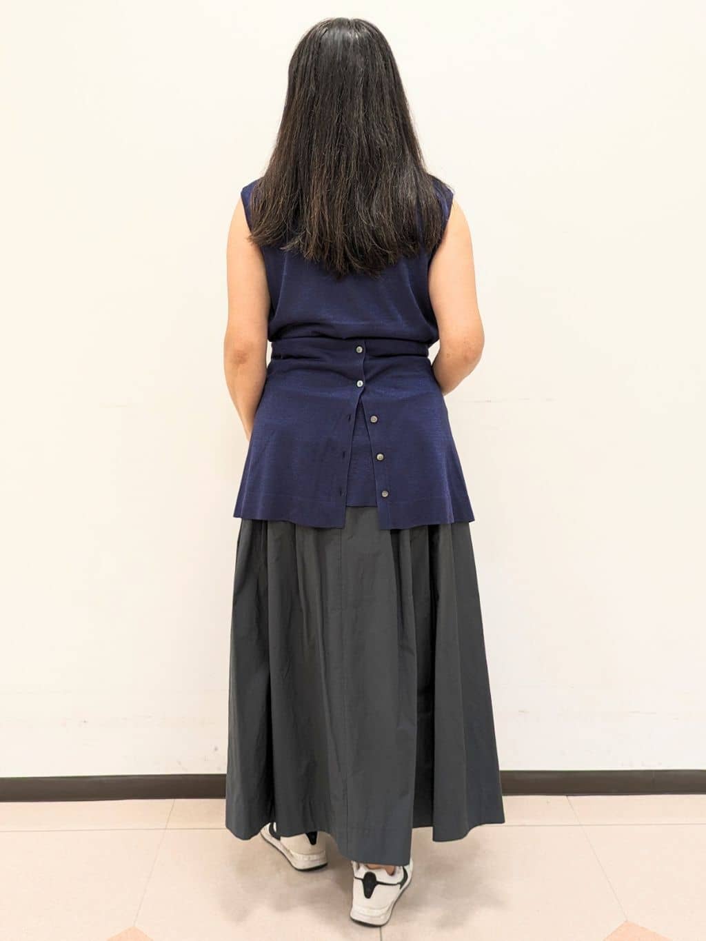 ともさんの「UNTITLED｜【前後2WAY/アンサンブル可/ゆったり】シアーカーディガン」を使ったコーディネート