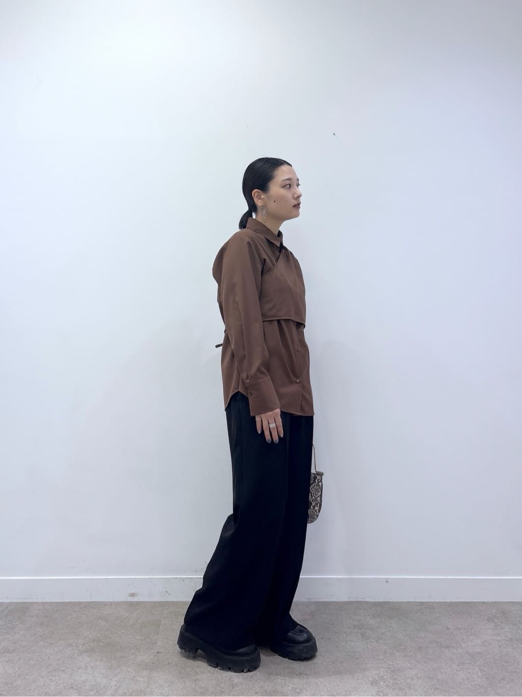 ayanoさんの「INDIVI｜アシメジレシャツ」を使ったコーディネート