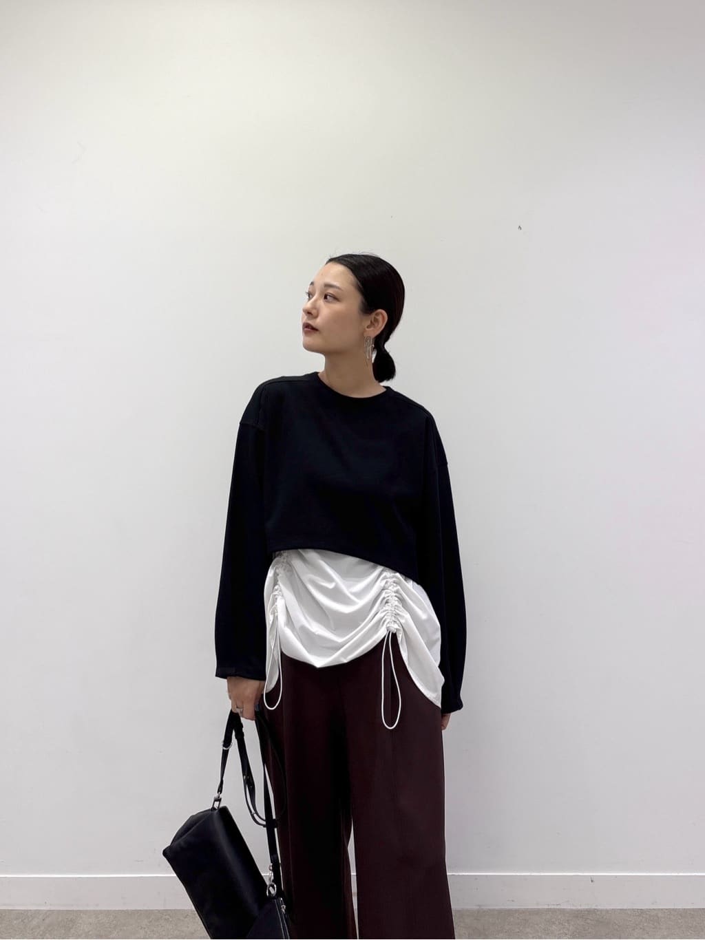 ayanoさんの「INDIVI｜Comfy SET UP｜イージーストレートワイドパンツ【セットアップ対応／通勤/カセット服】」を使ったコーディネート