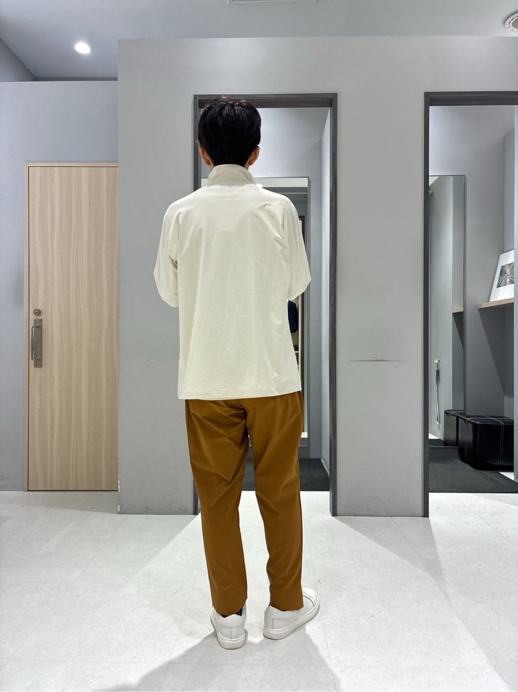 わいずみさんの「TAKEO KIKUCHI｜【3D ナイロン ストレッチ】スタンドカラー シャツブルゾン」を使ったコーディネート