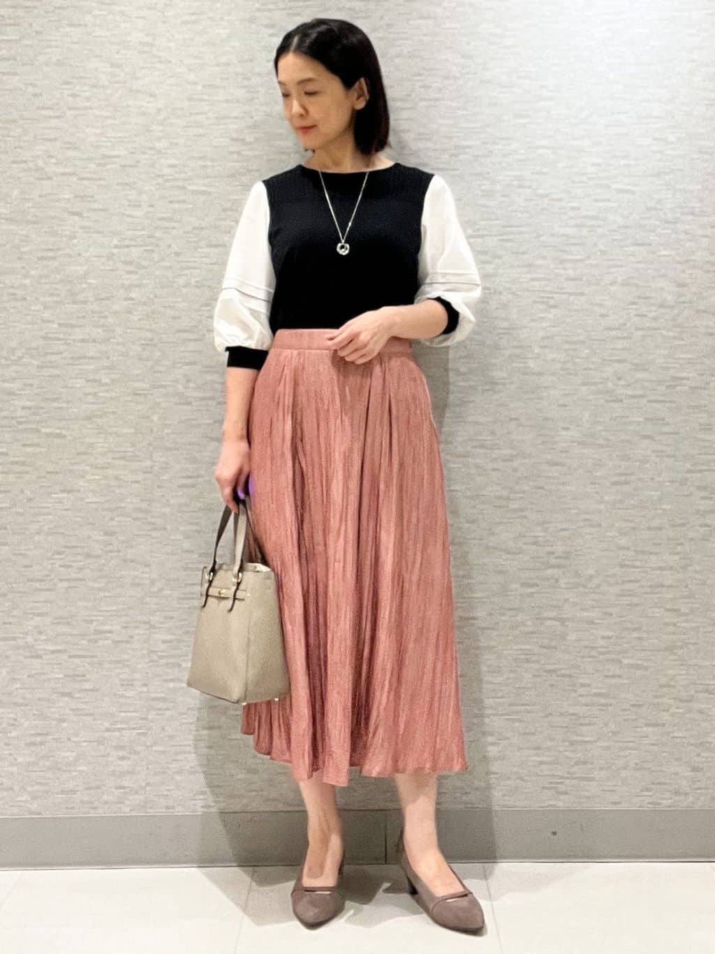 marikoさんの「Reflect｜【WEB先行カラーあり／手洗い可】ジョーゼットスリーブ&times;ニット」を使ったコーディネート