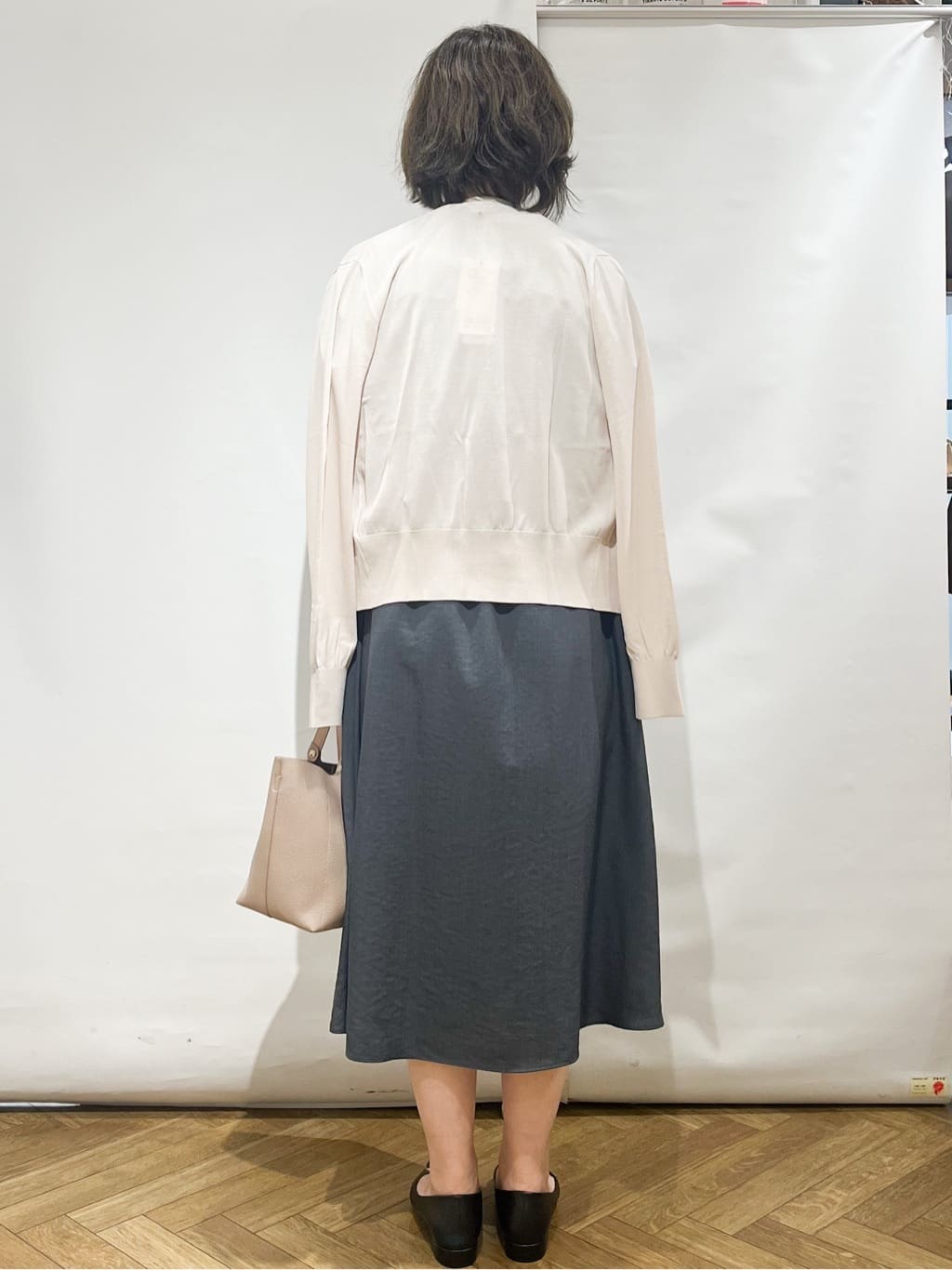 fumiさんの「index｜《美人百花掲載》ビジュークルーネックカーディガン【洗濯機洗い可／UVケア／接触冷感／抗ピル】」を使ったコーディネート