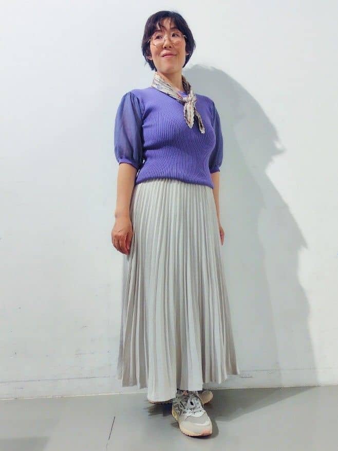 kodamaさんの「THE SHOP TK｜【後ろ姿もサマになる】ストライプ バックシャーリングシャツ/体型カバー/洗える」を使ったコーディネート