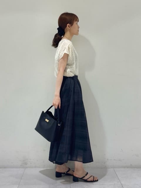 kyokaさんの「UNTITLED｜【セットアップ可/洗える】フェザーフレンチスリーブブラウス」を使ったコーディネート