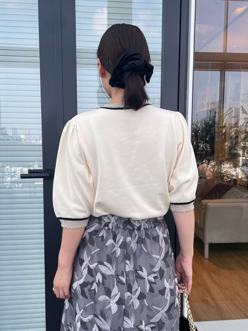 abeさんの「Couture brooch｜カットパイピングリボンパンプス」を使ったコーディネート