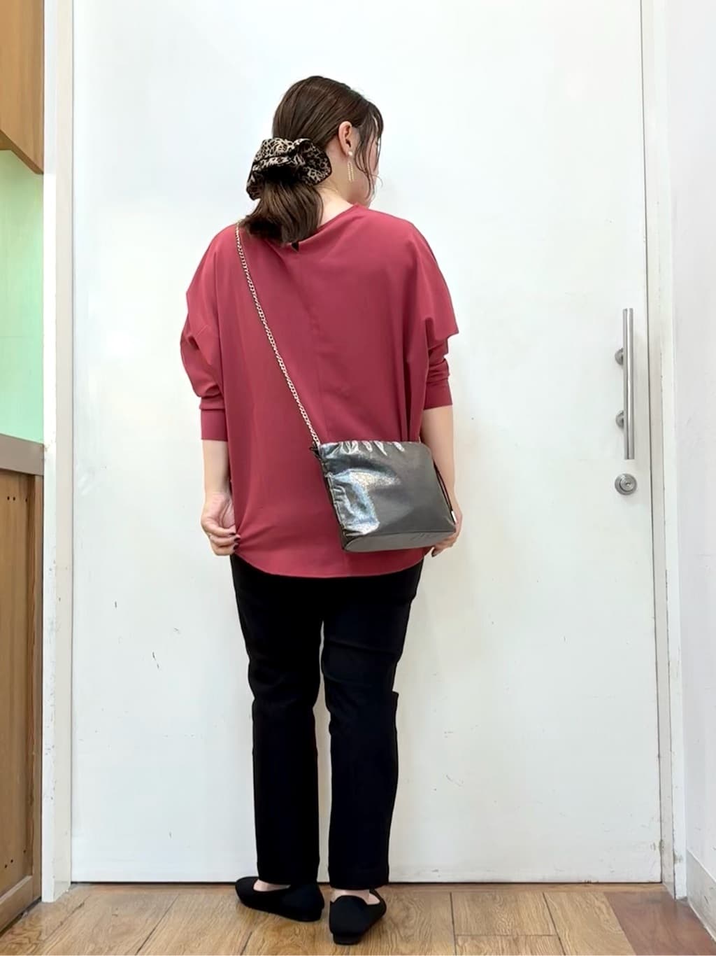 だいわさんの「SHOO･LA･RUE｜【高レビュー/洗濯後しわになりにくい】1枚でサマ見え 8分袖ドルマンブラウス」を使ったコーディネート