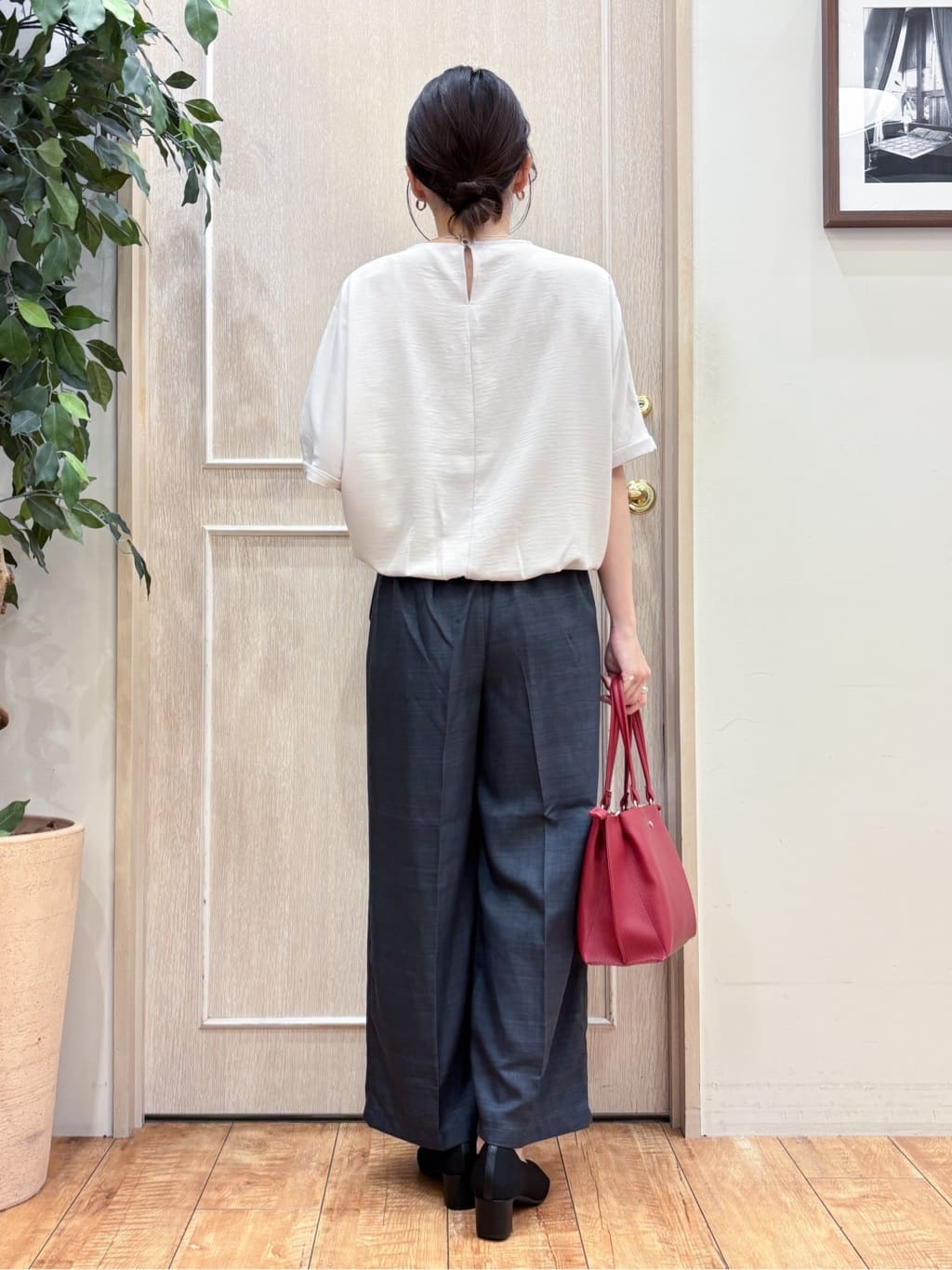 なみさんの「SHOO･LA･RUE｜【洗濯後しわになりにくい】さらっとタッチの 5分袖ドルマンブラウス」を使ったコーディネート