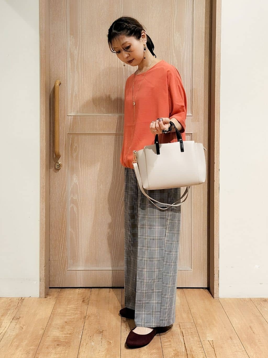 YUKIさんの「SHOO･LA･RUE｜【洗濯後しわになりにくい】さらっとタッチの 5分袖ドルマンブラウス」を使ったコーディネート
