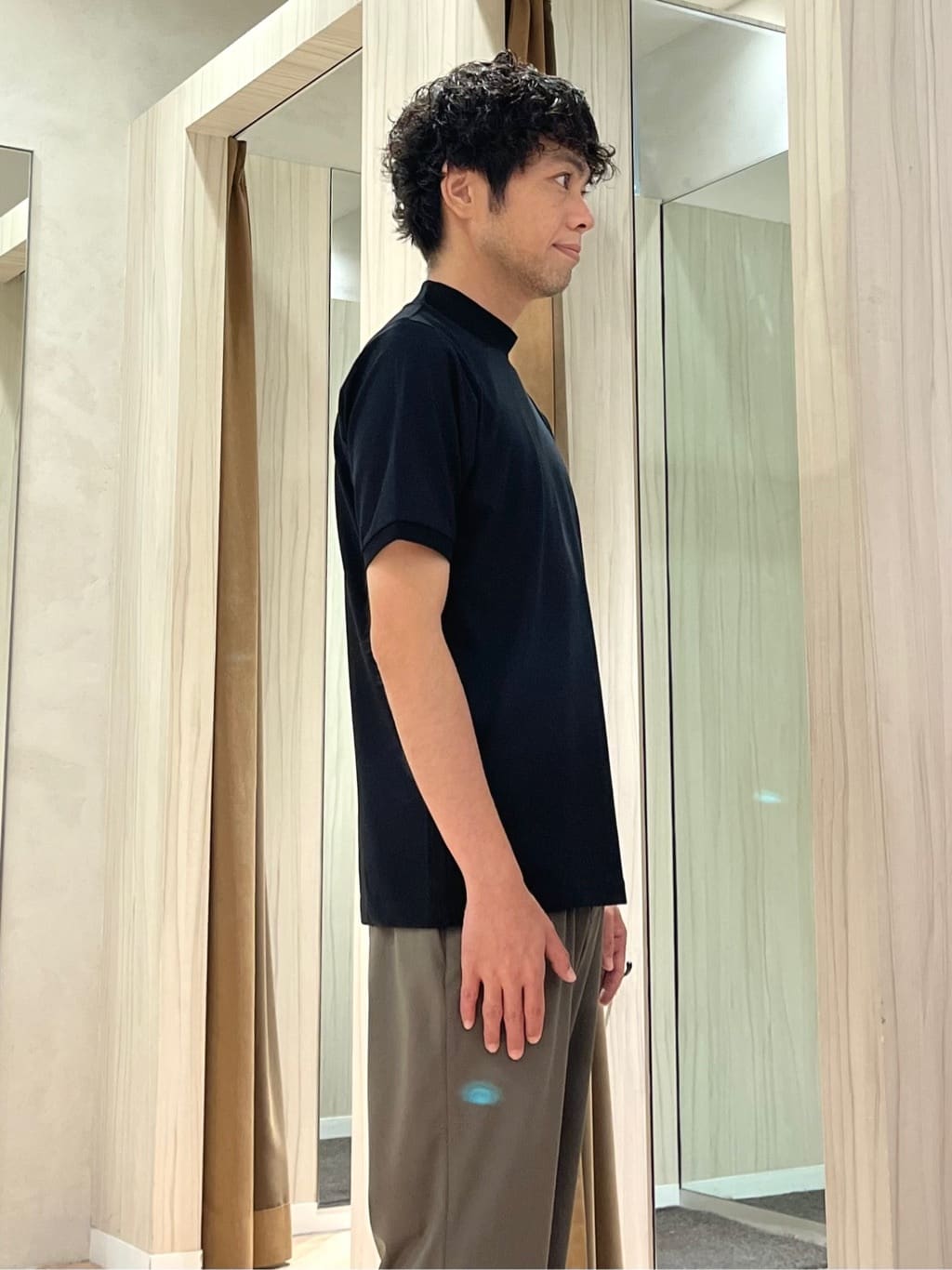 URAさんの「TAKEO KIKUCHI｜【3D ナイロン ストレッチ】ジップアップ フードブルゾン」を使ったコーディネート