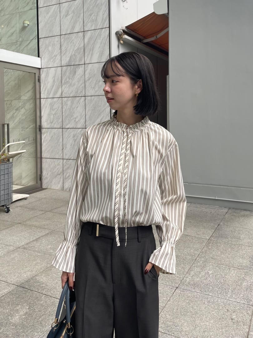 NATSUMIさんの「grove｜フリルカラーリボンブラウス」を使ったコーディネート