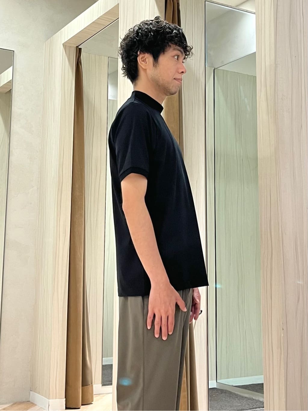 URAさんの「TAKEO KIKUCHI｜【3D ナイロン ストレッチ】スタンドカラー シャツブルゾン」を使ったコーディネート
