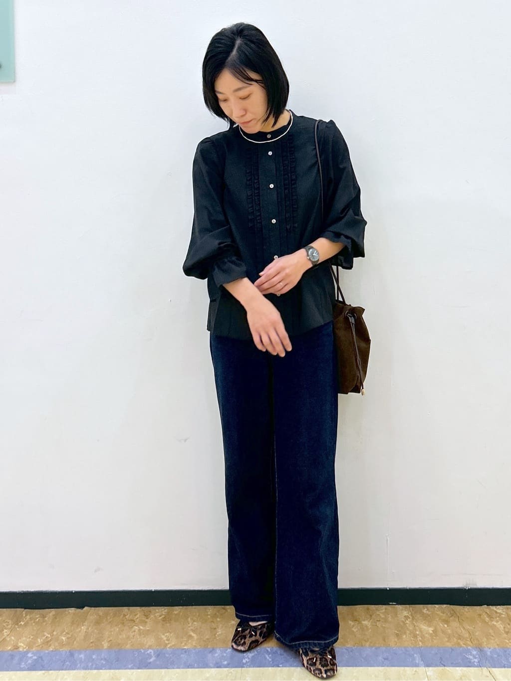 su.さんの「index｜タックフリルバンドカラーブラウス【洗濯機OK／イージーアイロン】」を使ったコーディネート