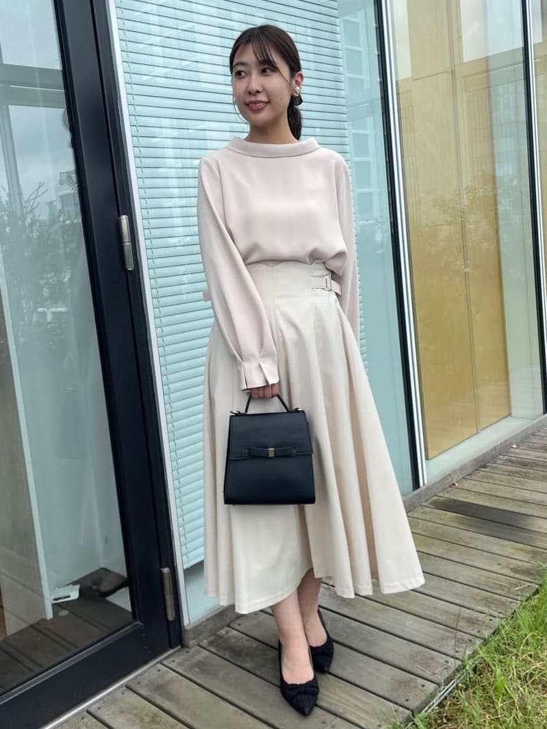 abeさんの「Couture brooch｜カットパイピングリボンパンプス」を使ったコーディネート