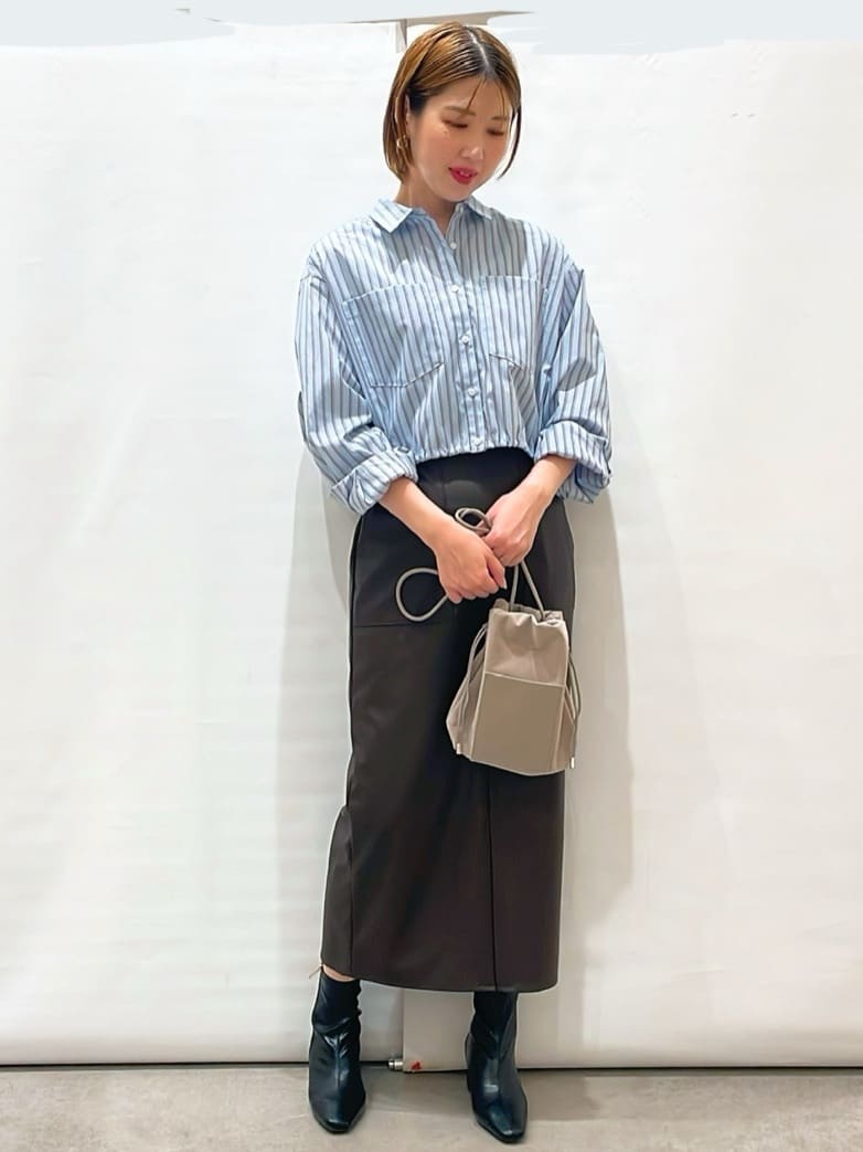 ニイ子さんの「OPAQUE.CLIP｜ドロストヘムショートシャツ【洗濯機OK】」を使ったコーディネート