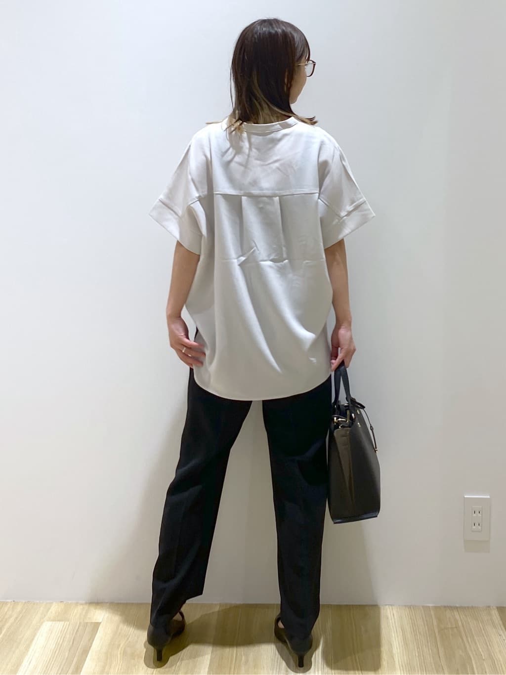 えりさんの「OPAQUE.CLIP｜《5色展開／SS-LLサイズ》スキッパー金ボタンブラウス／セットアップ対応【防シワ／ストレッチ／洗濯」を使ったコーディネート