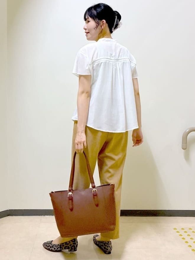  beni_gingerさんの「Reflect｜【マシンウォッシュ可／ウエストゴム仕様】キレイめリラクシーパンツ」を使ったコーディネート