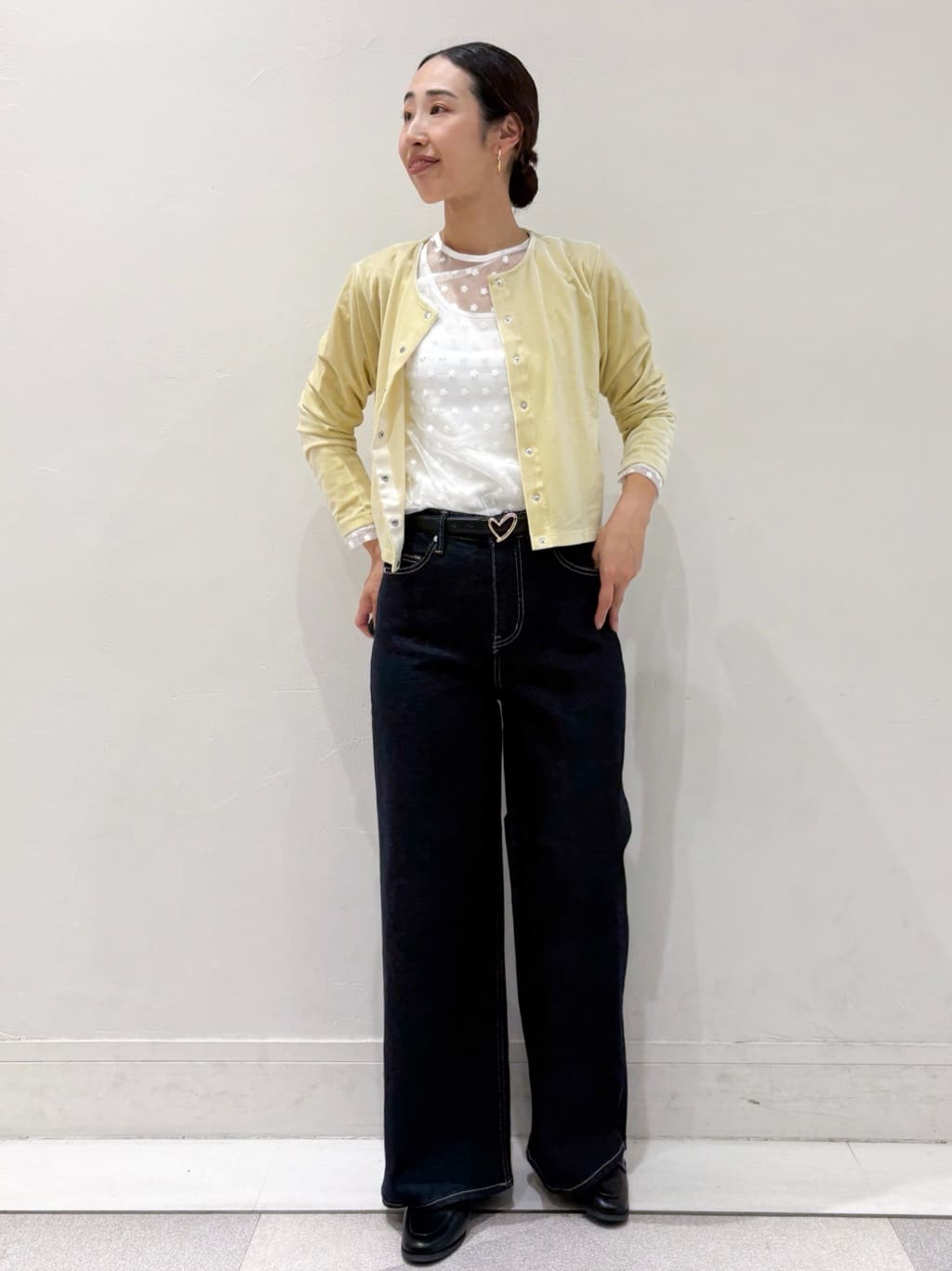 ちえさんの「OPAQUE.CLIP｜チュールフラワー刺繍シアートップス【洗濯機OK】」を使ったコーディネート