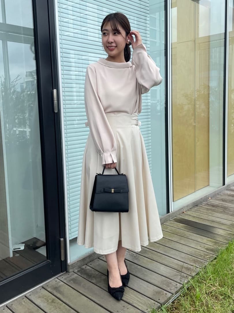 abeさんの「Couture brooch｜カットパイピングリボンパンプス」を使ったコーディネート