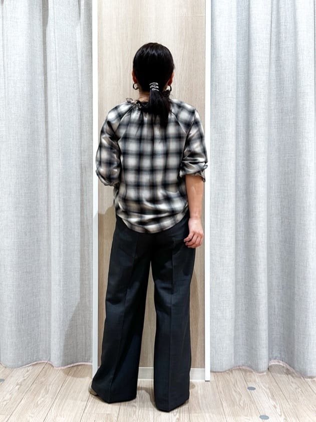 naoさんの「grove｜【カセット服】洗えるストレートワイドパンツ」を使ったコーディネート
