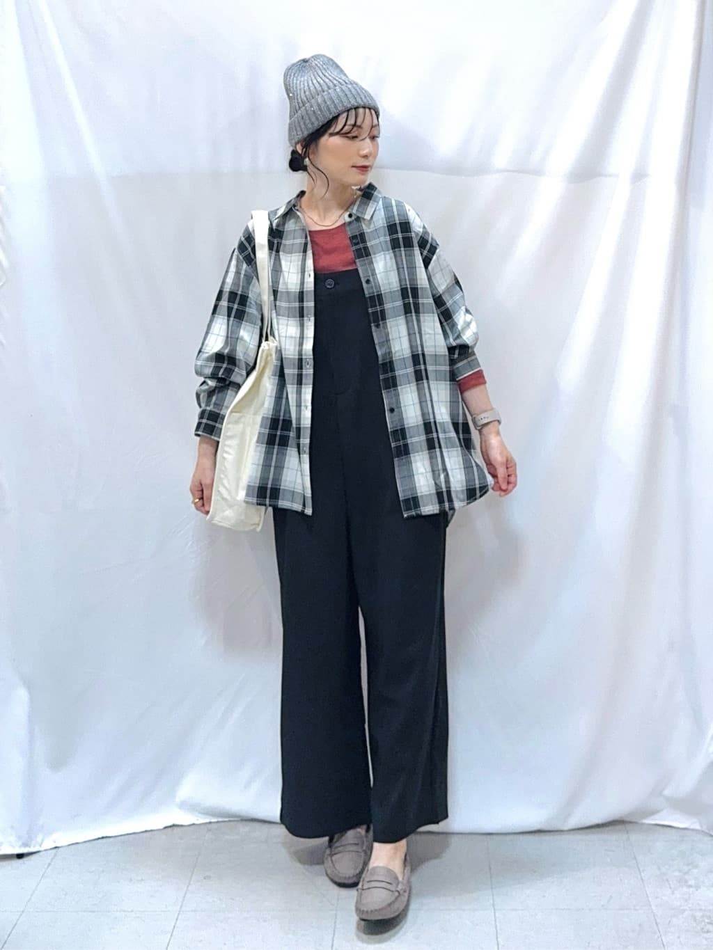 𝐇𝐢𝐫𝐨𝐦𝐢さんの「SHOO･LA･RUE｜【洗濯機可/S-LL】程よい抜け感 大人のチェックシャツ」を使ったコーディネート