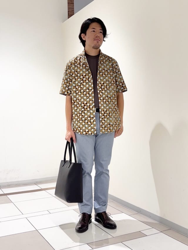 及川さんの「TAKEO KIKUCHI｜【COOL CITY WEAR】籠目アート柄 サッカーシャツ /通気性」を使ったコーディネート
