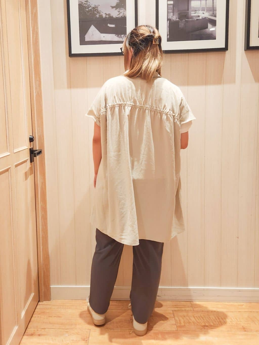 れーやんさんの「SHOO･LA･RUE｜【S-LL/体型カバー】さらりとしたタッチが心地よい バックギャザーブラウス」を使ったコーディネート