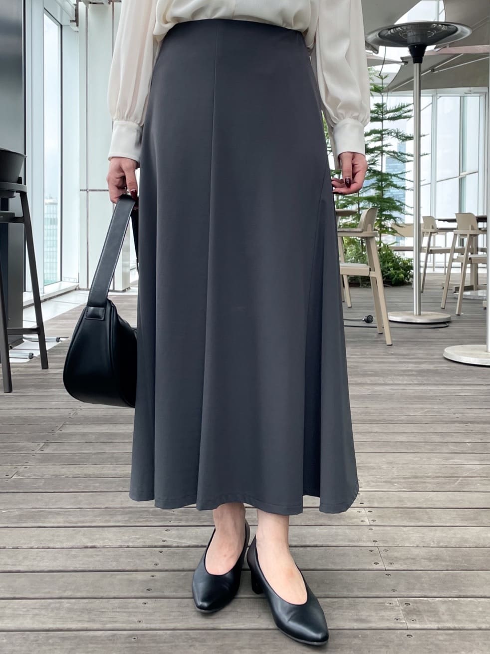 NATSUMIさんの「grove｜袖プリーツフロントフリルブラウス」を使ったコーディネート