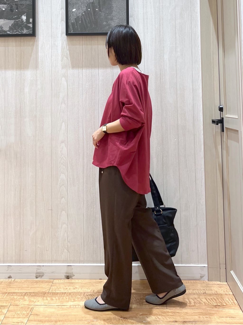 shirayuuuさんの「SHOO･LA･RUE｜【高レビュー/洗濯後しわになりにくい】1枚でサマ見え 8分袖ドルマンブラウス」を使ったコーディネート