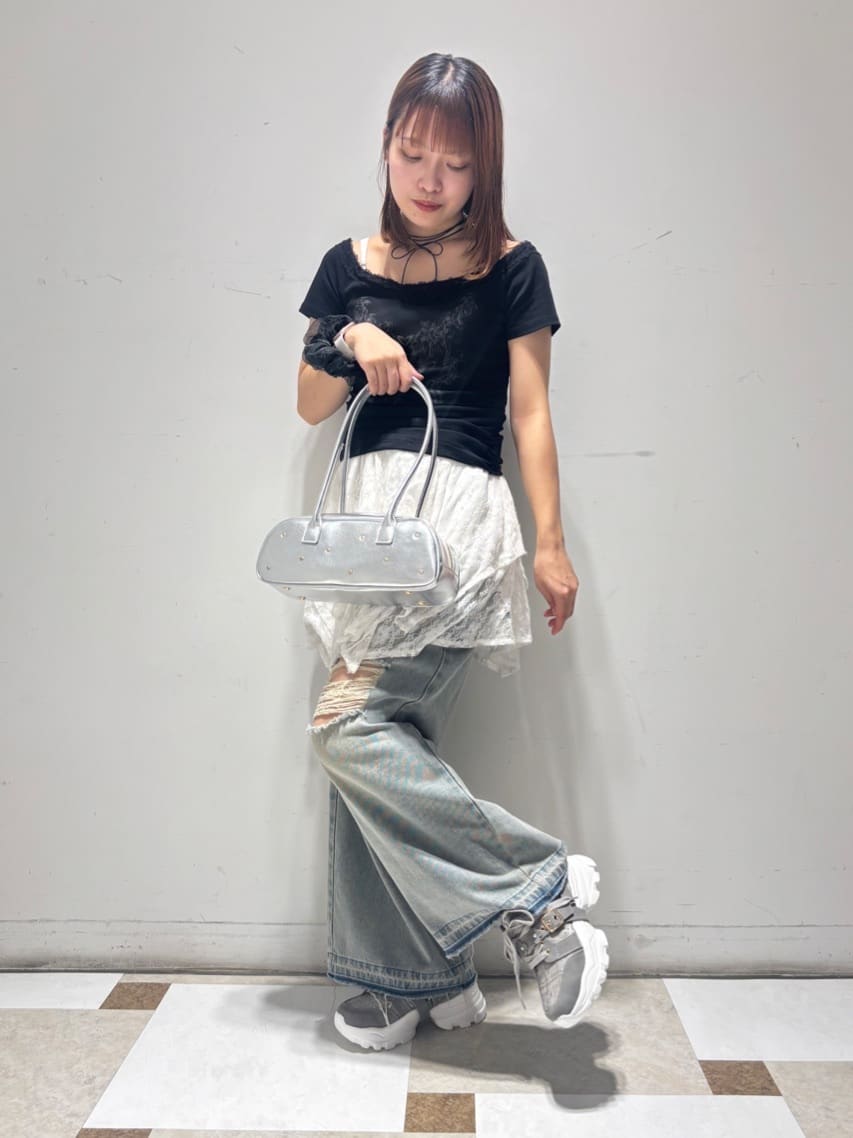 せらら⭐️さんの「ESPERANZA｜ツイード風フラワーベルト厚底スニーカー」を使ったコーディネート