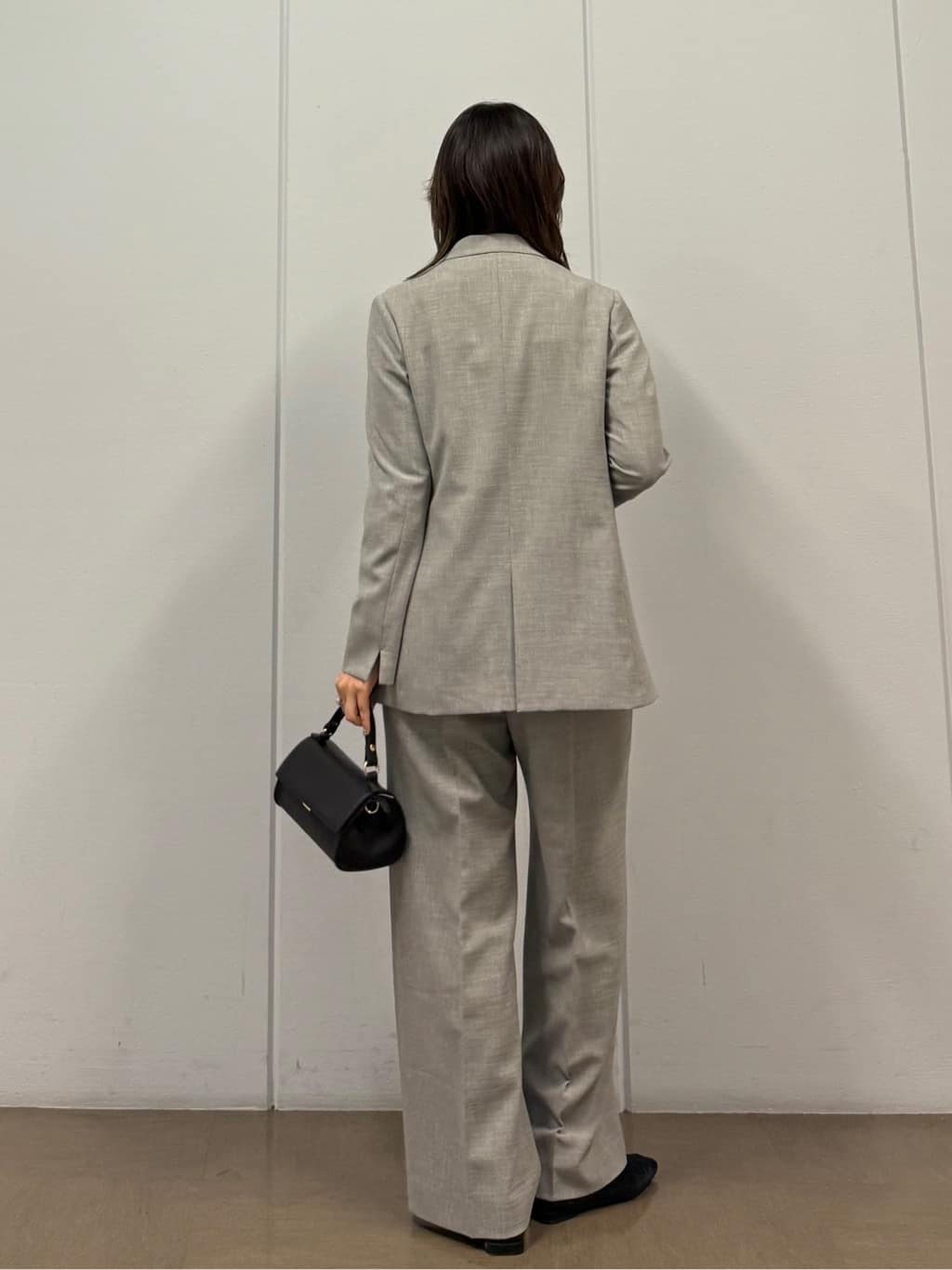 mizukiさんの「INDIVI｜【羽織りとしても活躍！】ケープカラーブラウス」を使ったコーディネート