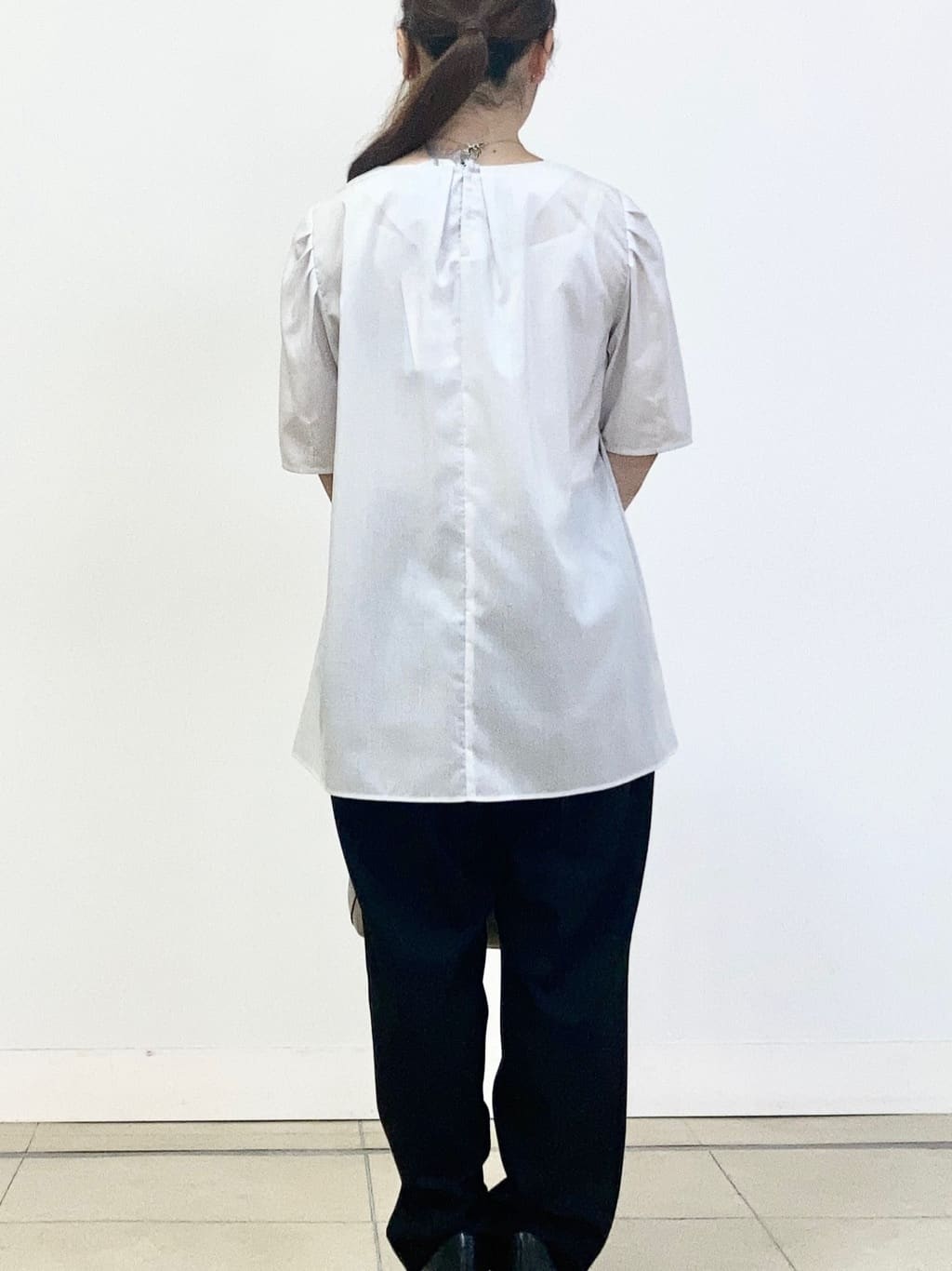 tomominさんの「Reflect｜【すっきり見え！長め丈】ピンタックデザインチュニックブラウス」を使ったコーディネート