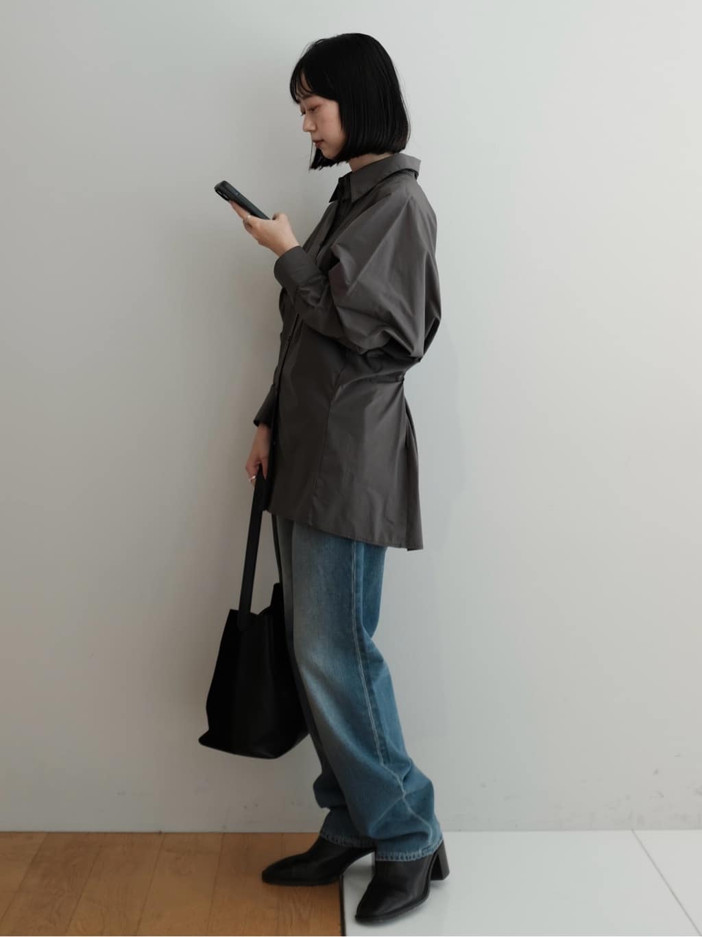Kishimotoさんの「DRESSTERIOR｜【ウォッシャブル】テーパードコンフォートデニム」を使ったコーディネート