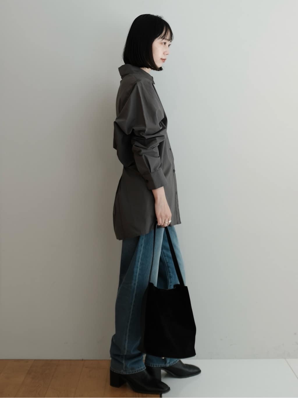 Kishimotoさんの「DRESSTERIOR｜【ウォッシャブル】テーパードコンフォートデニム」を使ったコーディネート