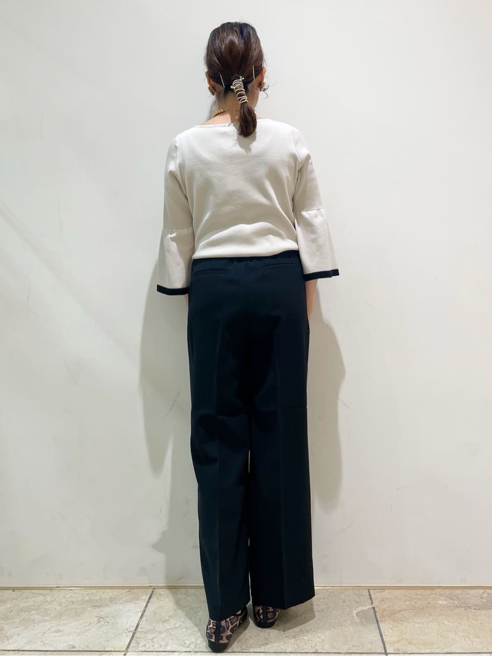 ともも。さんの「OPAQUE.CLIP｜美脚イージーワイドパンツ【防シワ／洗濯機洗い可／抗ピル／ストレッチ】《丈が選べる／SS-LLサイズ／」を使ったコーディネート