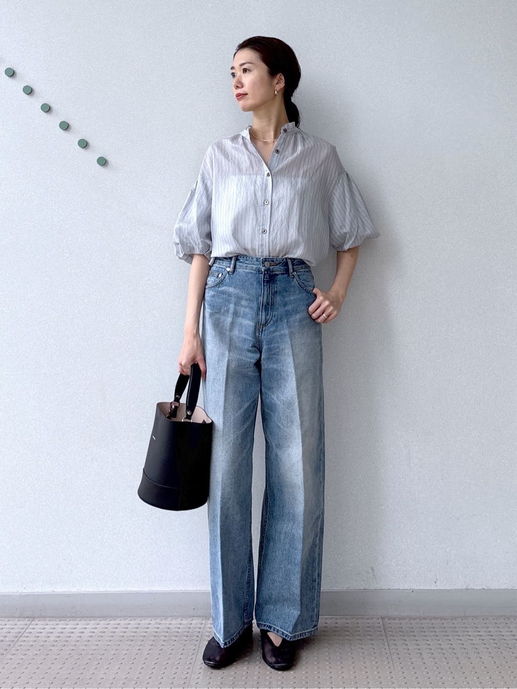 saitoさんの「DRESSTERIOR｜ヴィンテージ加工ワイドデニムパンツ」を使ったコーディネート