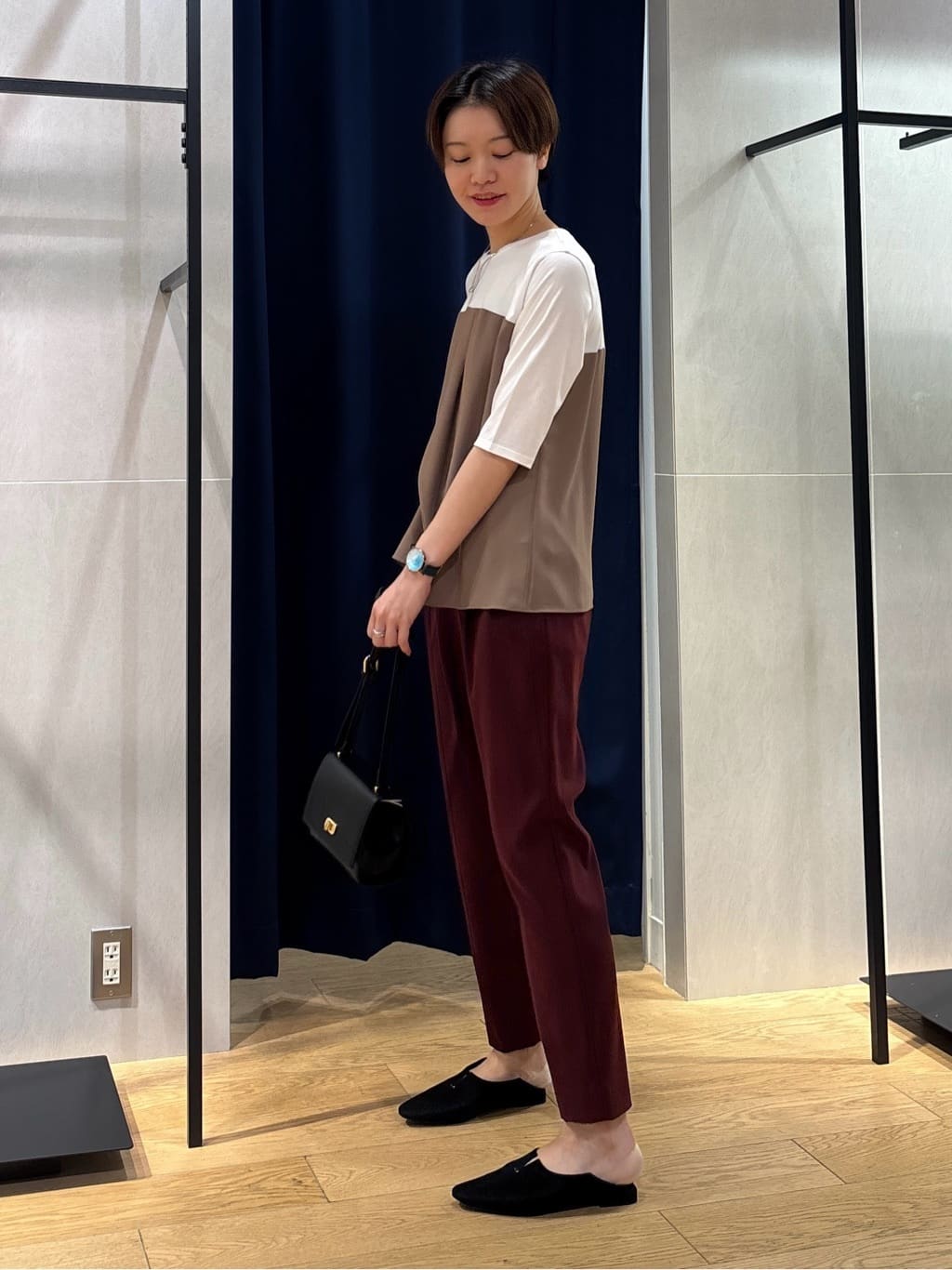 kanaeさんの「INDIVI｜人気NO.1【褒められパンツ／高ストレッチ／ウエストゴム】タックテーパードパンツ」を使ったコーディネート