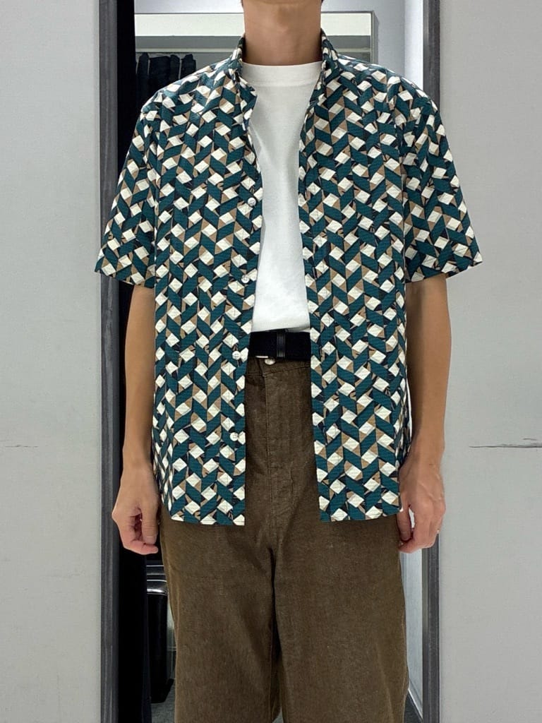 わいずみさんの「TAKEO KIKUCHI｜【COOL CITY WEAR】籠目アート柄 サッカーシャツ /通気性」を使ったコーディネート