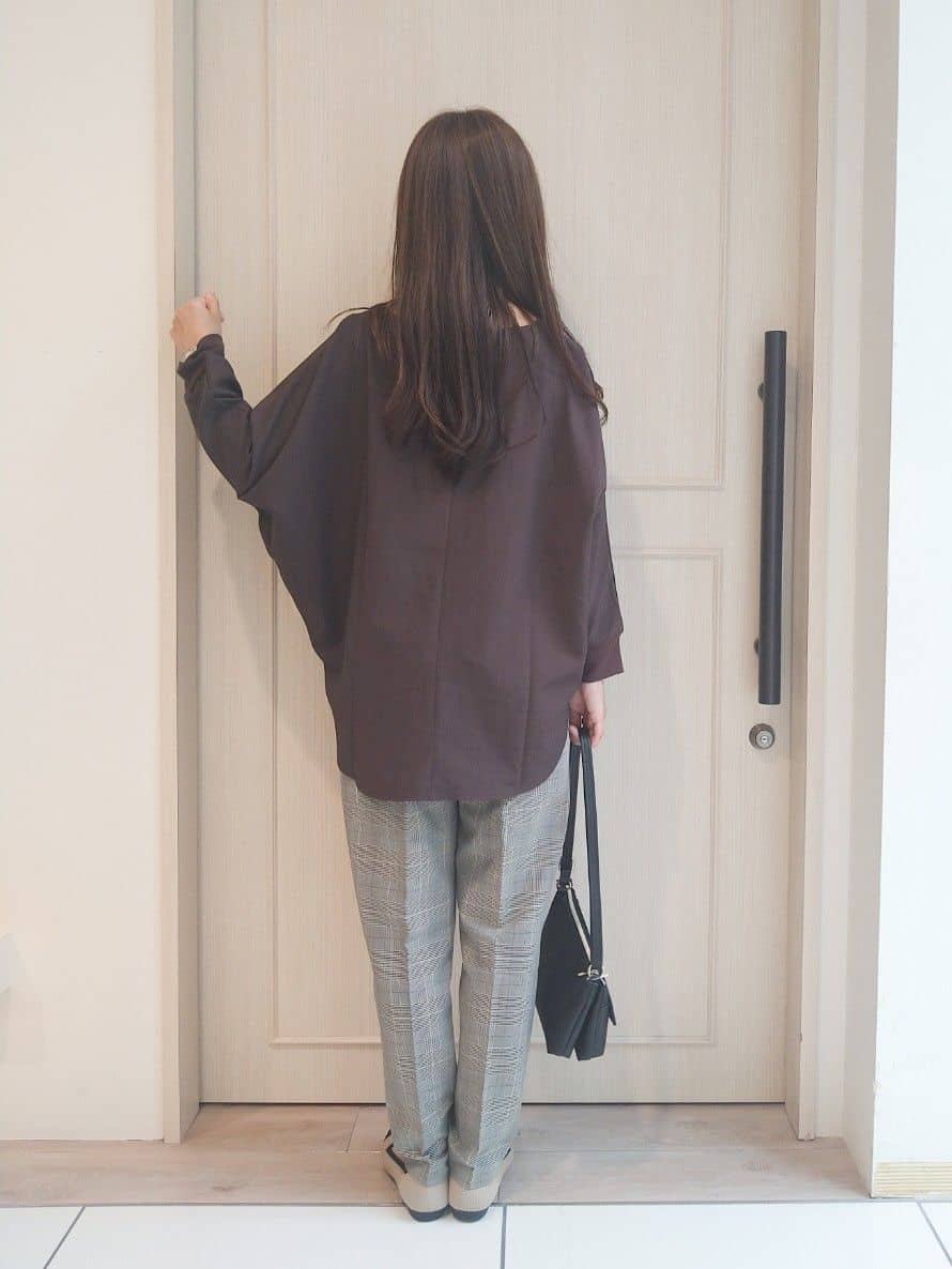 mi-saさんの「SHOO･LA･RUE｜【高レビュー/SS-LL/美脚シルエット】すっきりきれい見え テーパードパンツ」を使ったコーディネート