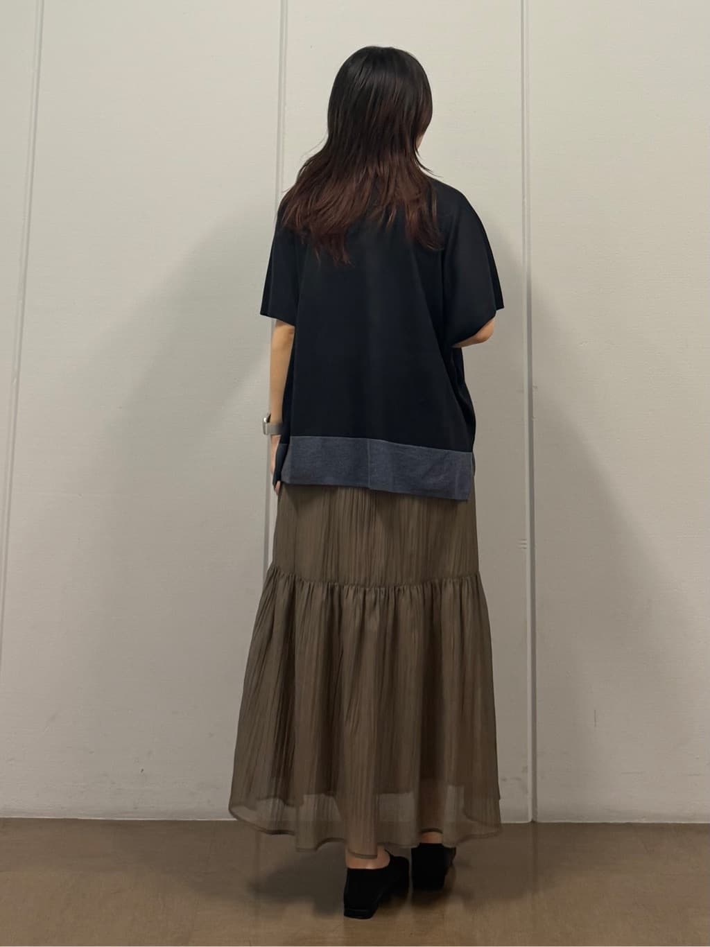 mizukiさんの「INDIVI｜【程よいシアー素材/洗える】バイカラーラメカーディガン」を使ったコーディネート