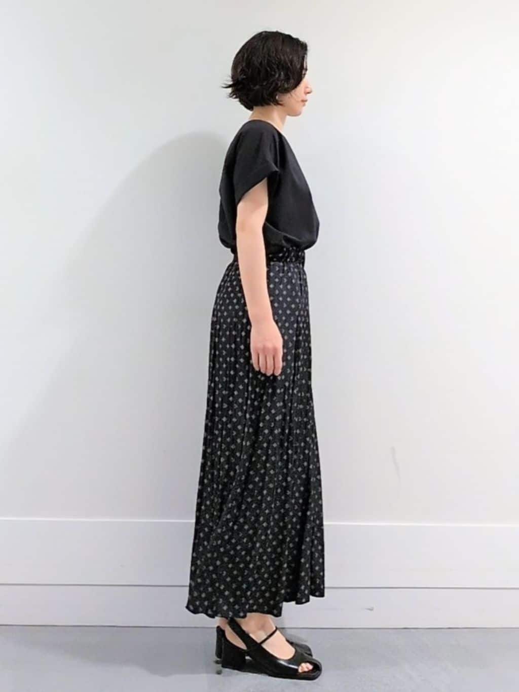 ミズタさんの「UNTITLED｜【セットアップ可/はっ水/通勤】リラククール 半袖ブラウス」を使ったコーディネート
