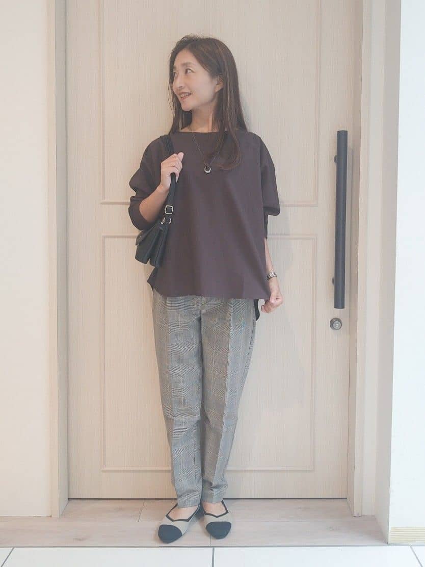 mi-saさんの「SHOO･LA･RUE｜【高レビュー/SS-LL/美脚シルエット】すっきりきれい見え テーパードパンツ」を使ったコーディネート