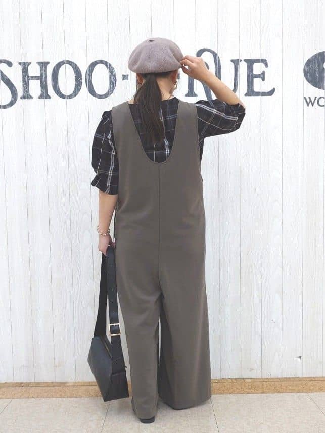 とろろさんの「SHOO･LA･RUE｜【前後2WAY/洗える】さらっと着られるサロペット」を使ったコーディネート