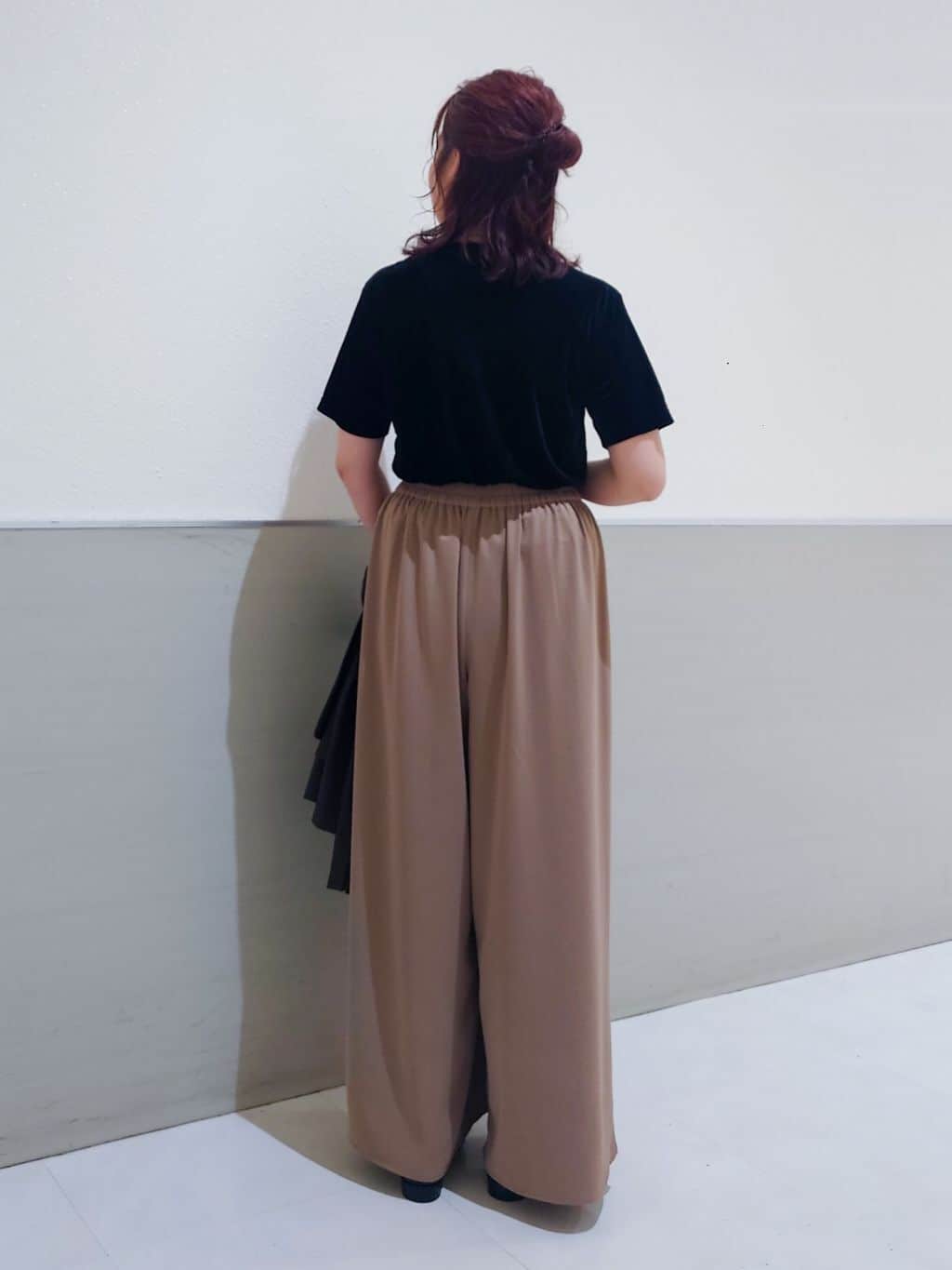 maruさんの「THE SHOP TK｜シアーベロアカットソー【洗える】」を使ったコーディネート