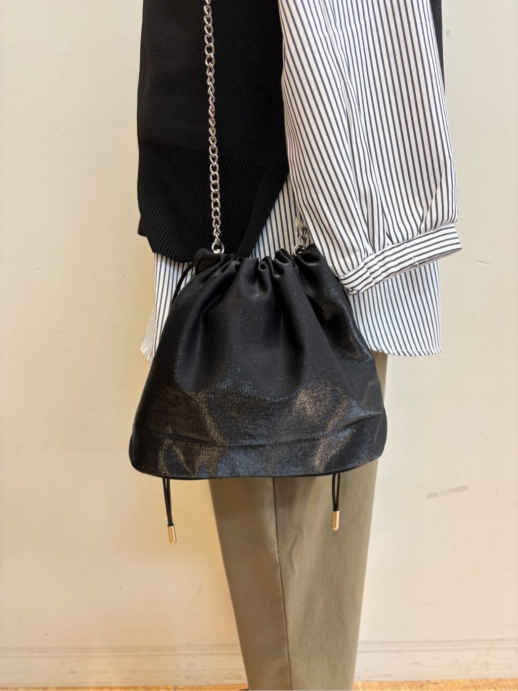 maiさんの「SHOO･LA･RUE｜【洗える/S-LL/美脚シルエット】ハイパーストレッチ テーパードパンツ」を使ったコーディネート