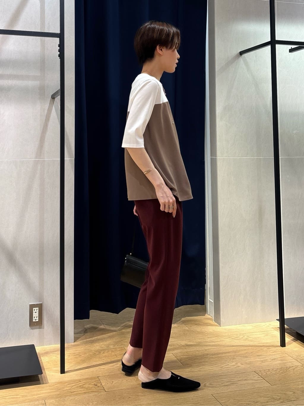 kanaeさんの「INDIVI｜人気NO.1【褒められパンツ／高ストレッチ／ウエストゴム】タックテーパードパンツ」を使ったコーディネート