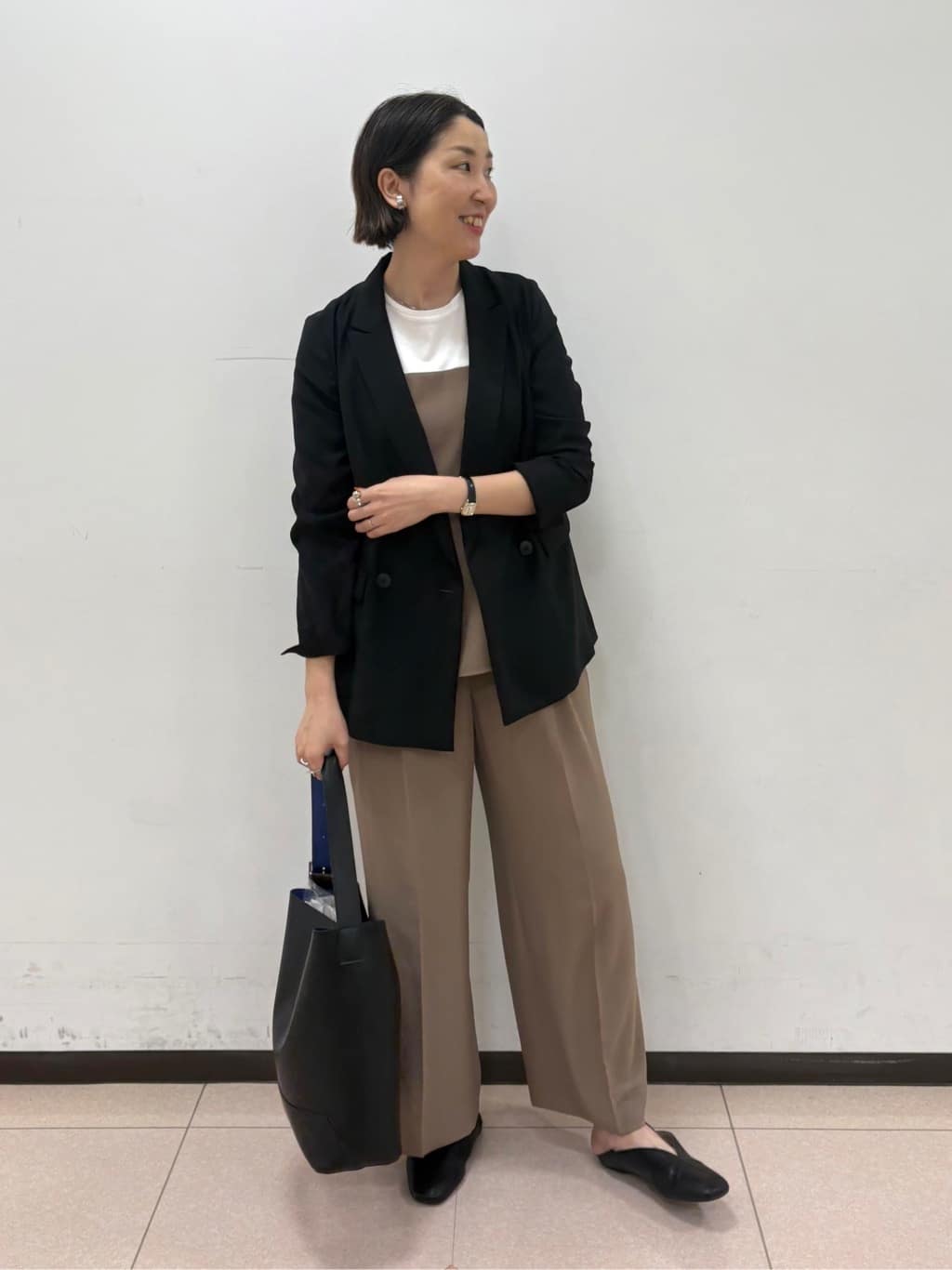 yuriさんの「INDIVI｜【着心地◎！】タックワイドパンツ」を使ったコーディネート