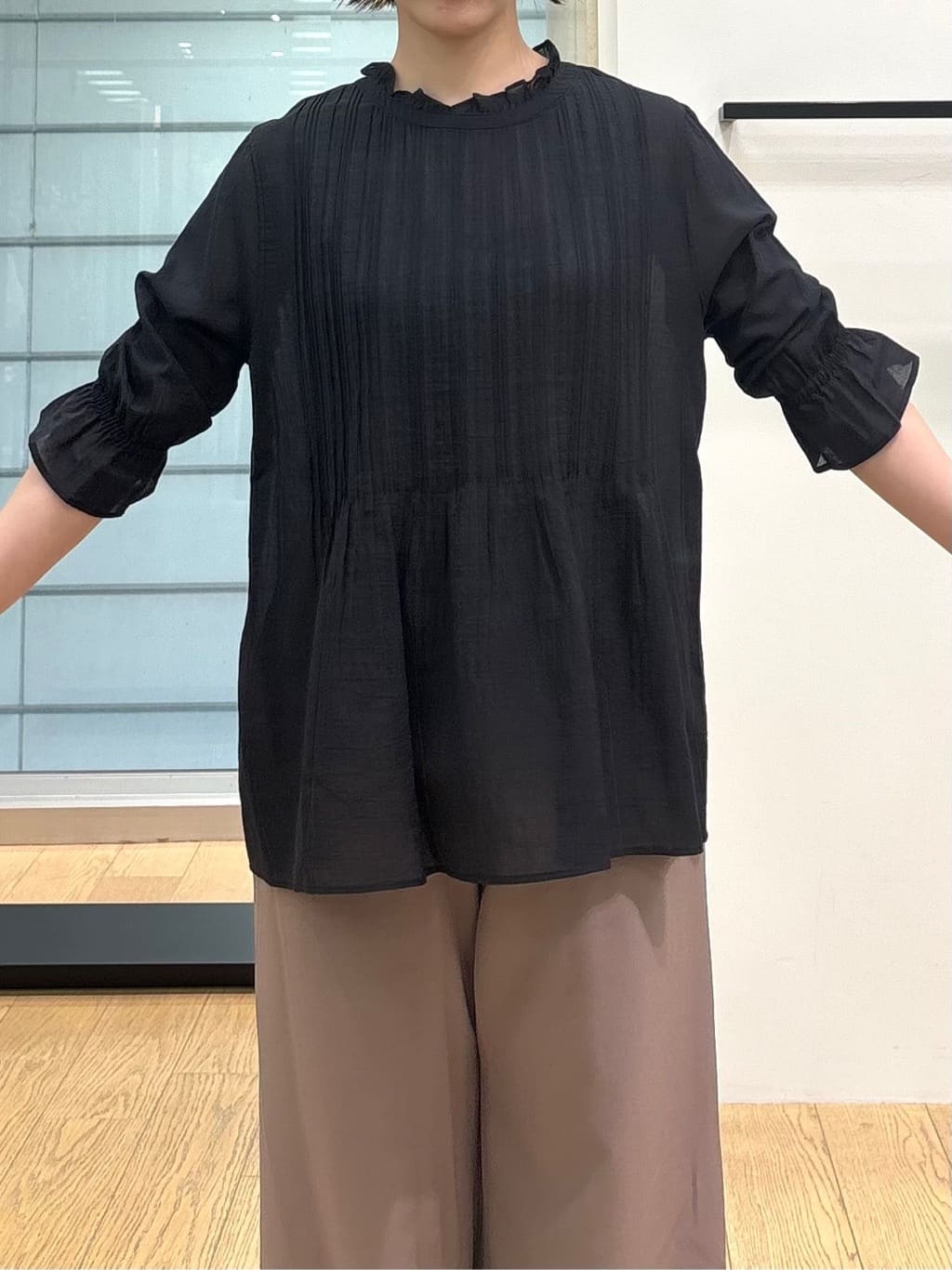 asamiさんの「INDIVI｜【洗える/コットン】ピンタックシアーブラウス」を使ったコーディネート