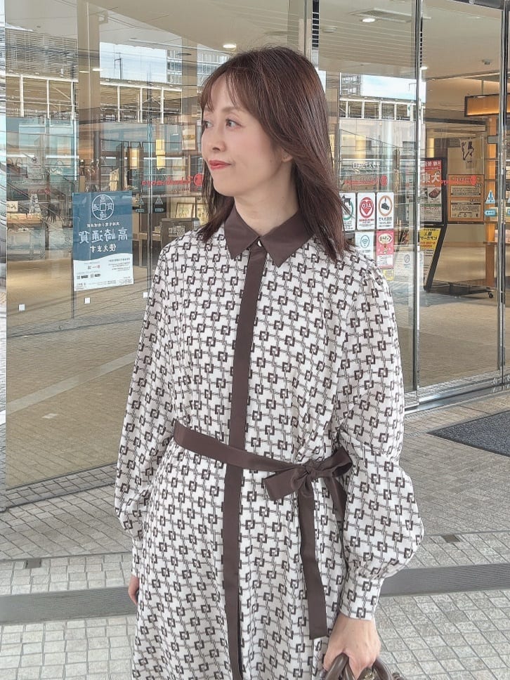 makiさんの「UNTITLED｜【ウエストリボン/前開きボタン/レトロモダン】チェーン柄フレアワンピース」を使ったコーディネート