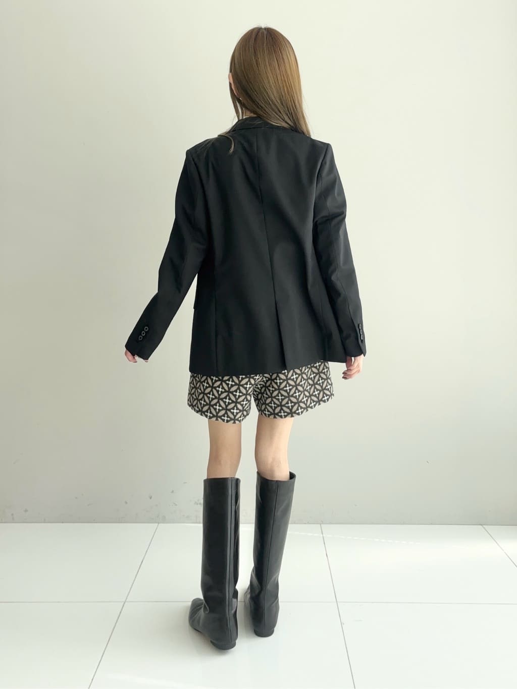 清水夏姫さんの「DRESSTERIOR｜オーバーラップサークルショートパンツ」を使ったコーディネート